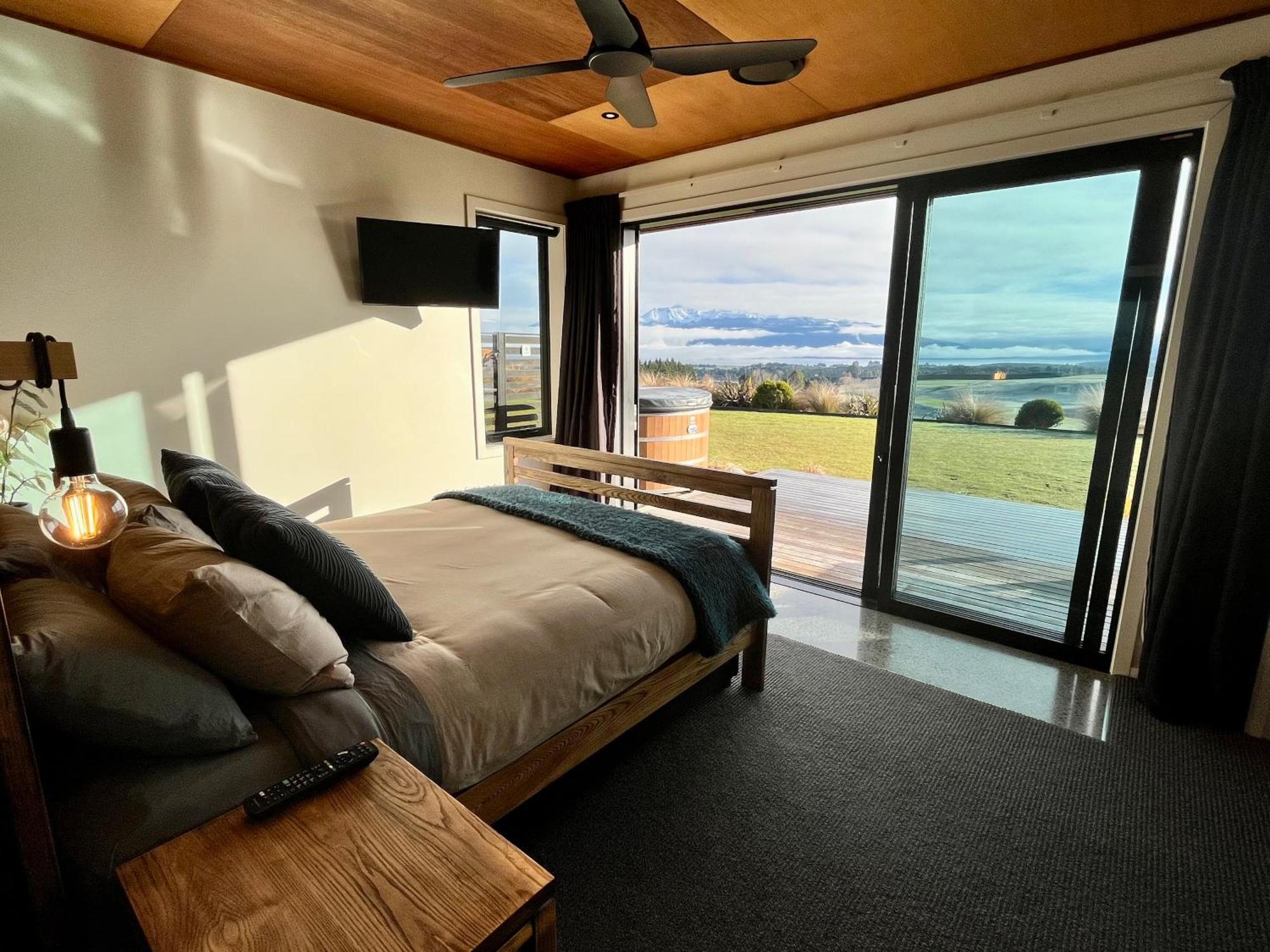 הוילה אגם טה אנאו Fiordland Eco-Retreat -- Panoramic Views -- Hot Tub מראה חיצוני תמונה