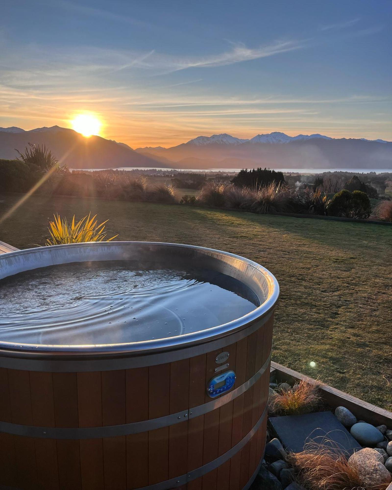 הוילה אגם טה אנאו Fiordland Eco-Retreat -- Panoramic Views -- Hot Tub מראה חיצוני תמונה